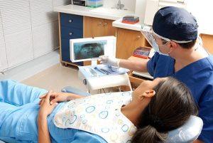 intervento implantologia dentale